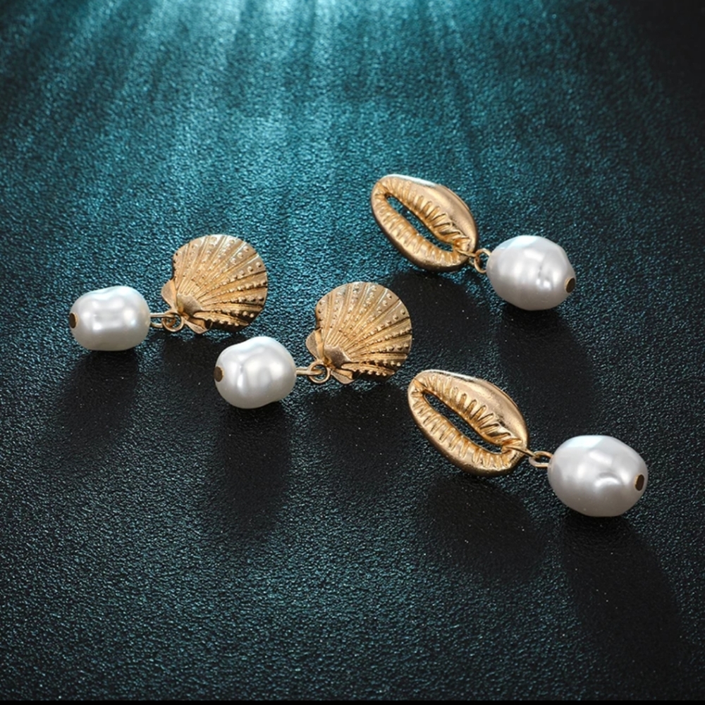 2 pairs Shell Earrings